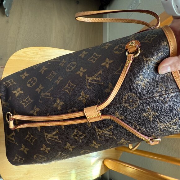 Louis Vuitton Neverfull MM Tote Monogram Canvas with Pouch - Picture 12 of 12